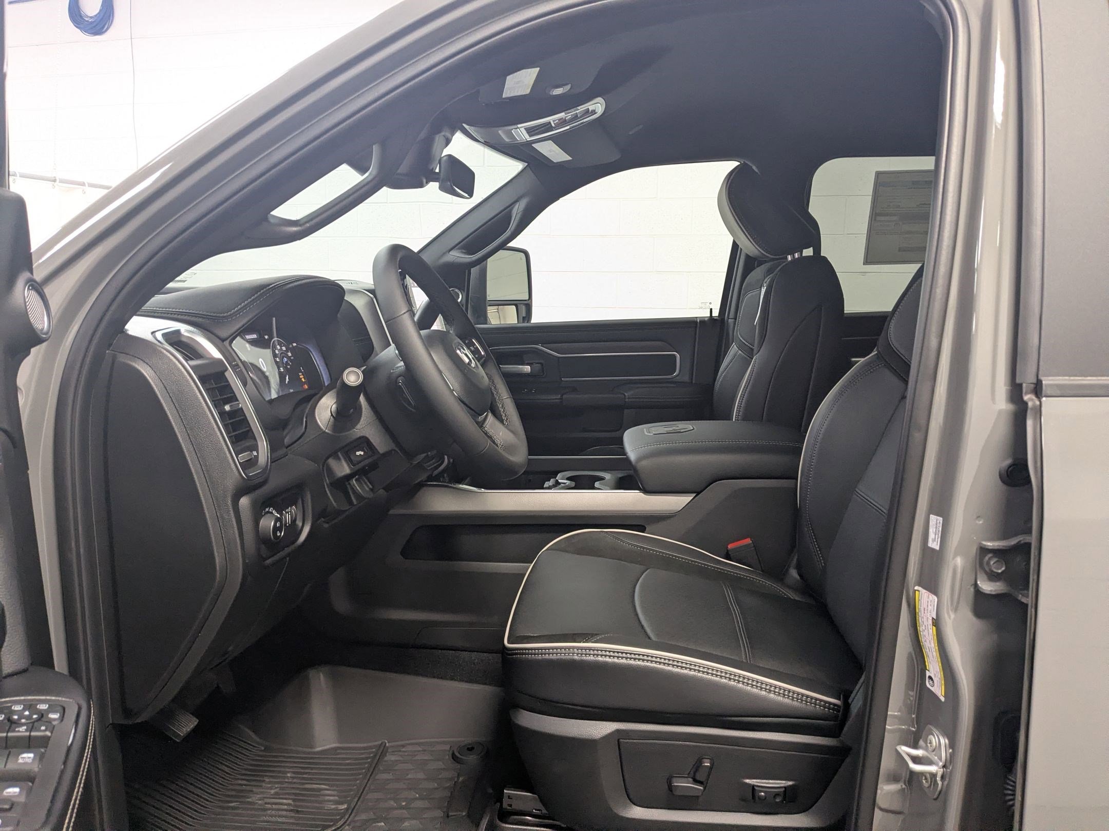 New 2026 Ceramic Gray Clear-Coat Exterior Paint RAM Laramie image 15