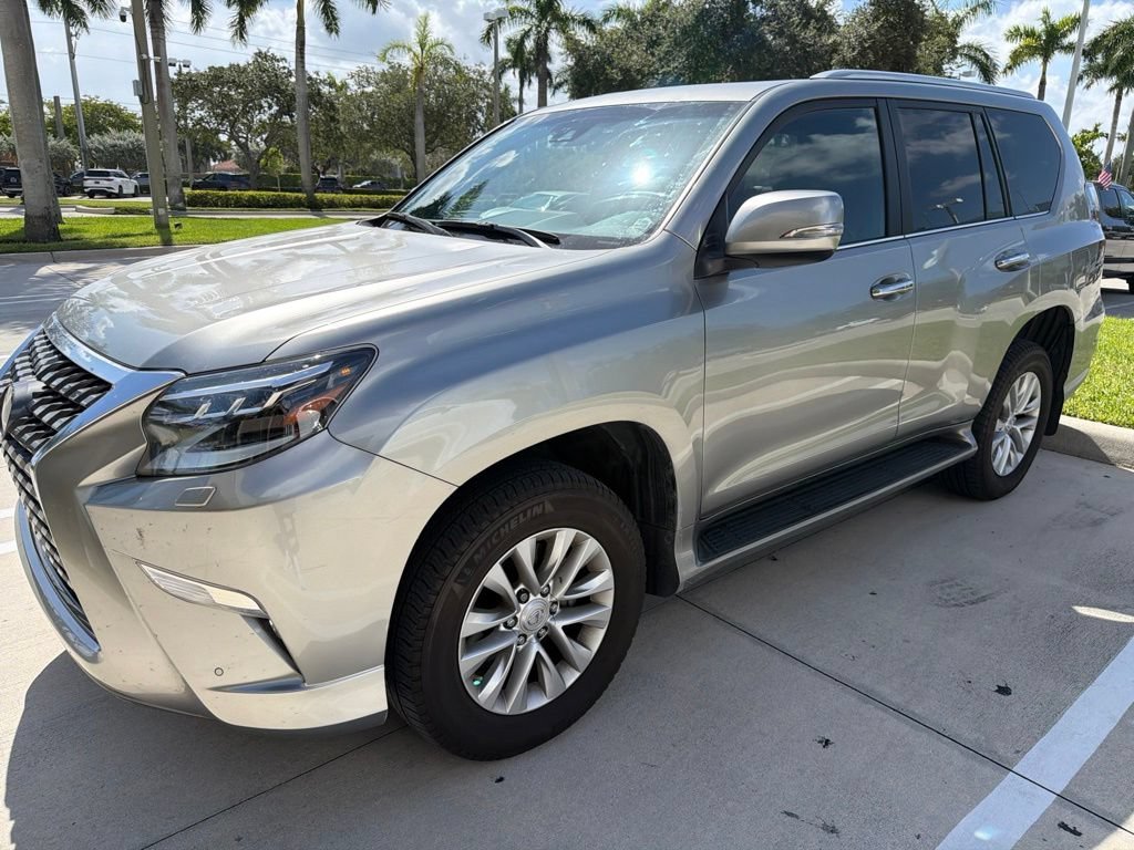 Used 2023 Silver Lexus GX 460 Premium image 8