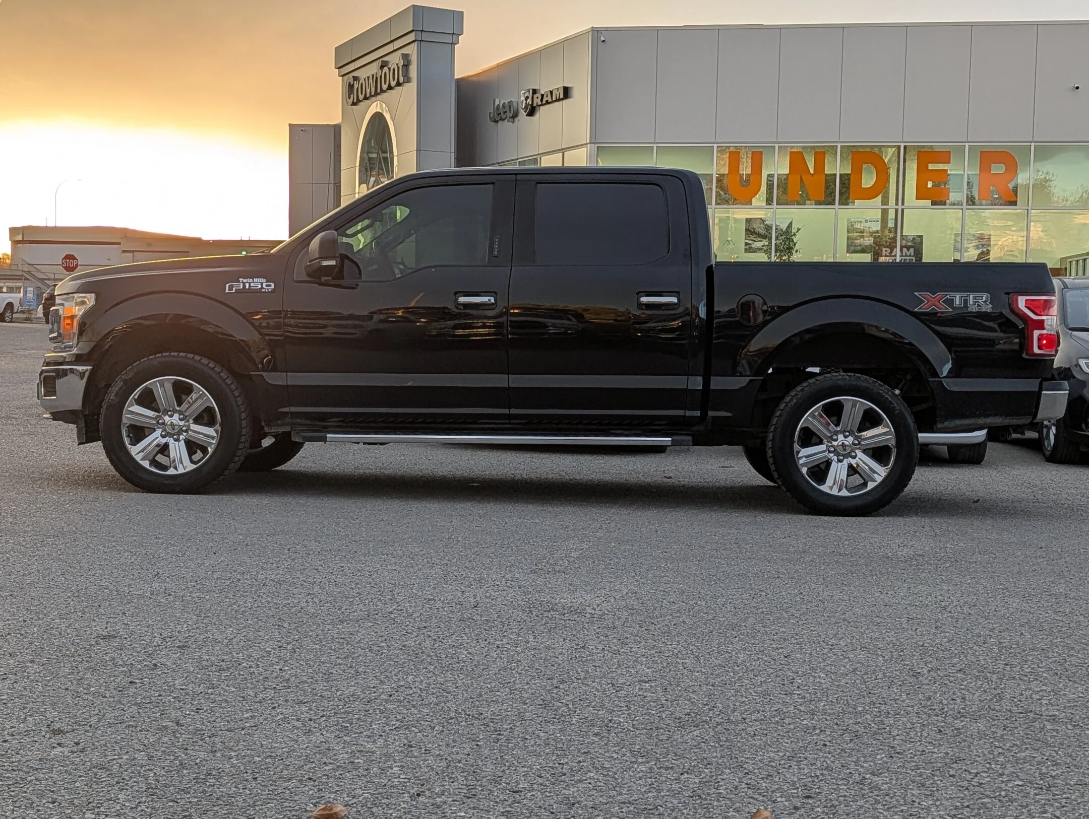 Used 2020 Black Ford XLT - 302A Pkg - 5.0L V-8 - Rear View Camera - XL 4WD SuperCrew 5.5 Box image 5