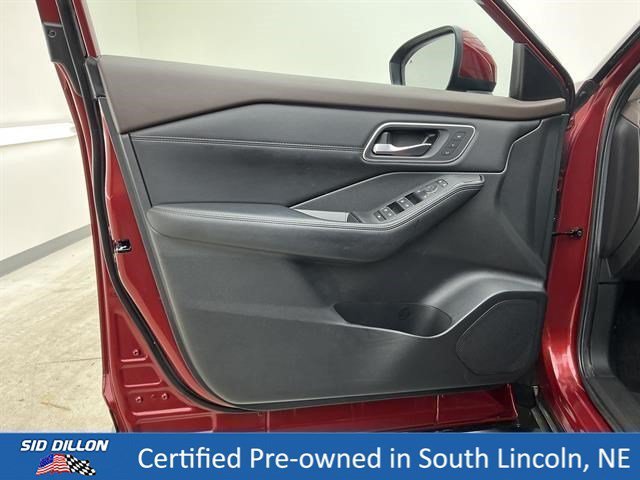 Used 2023 Scarlet Ember Tintcoat Nissan Platinum image 16