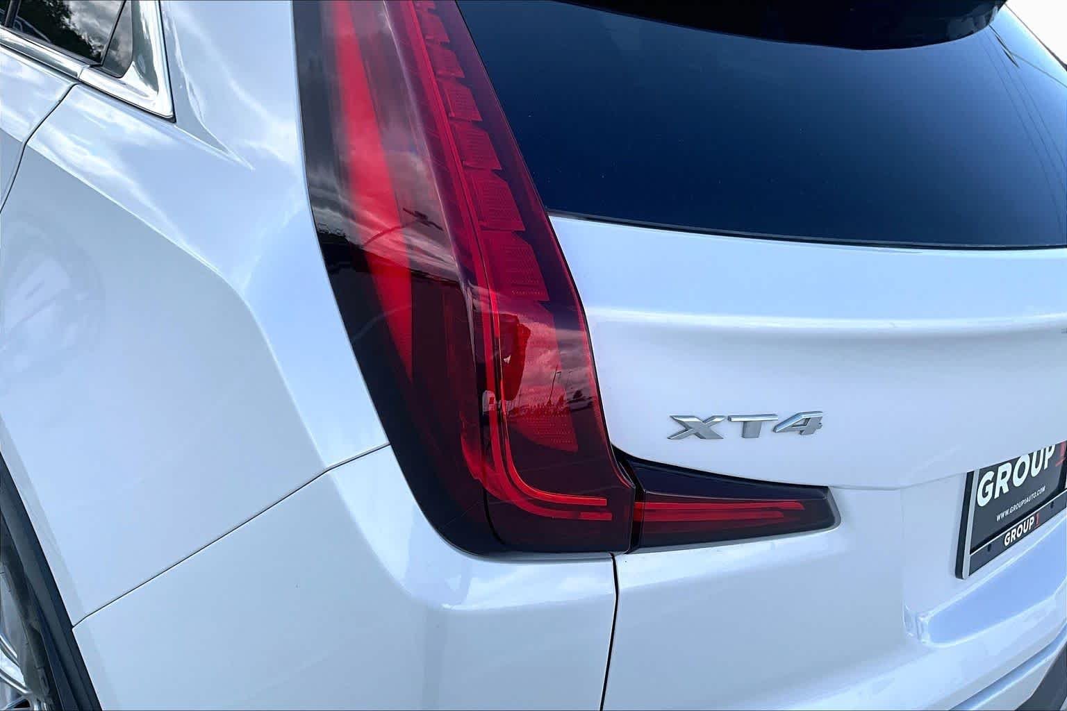 Used 2019 Crystal White Tricoat Cadillac FWD Premium Luxury image 27
