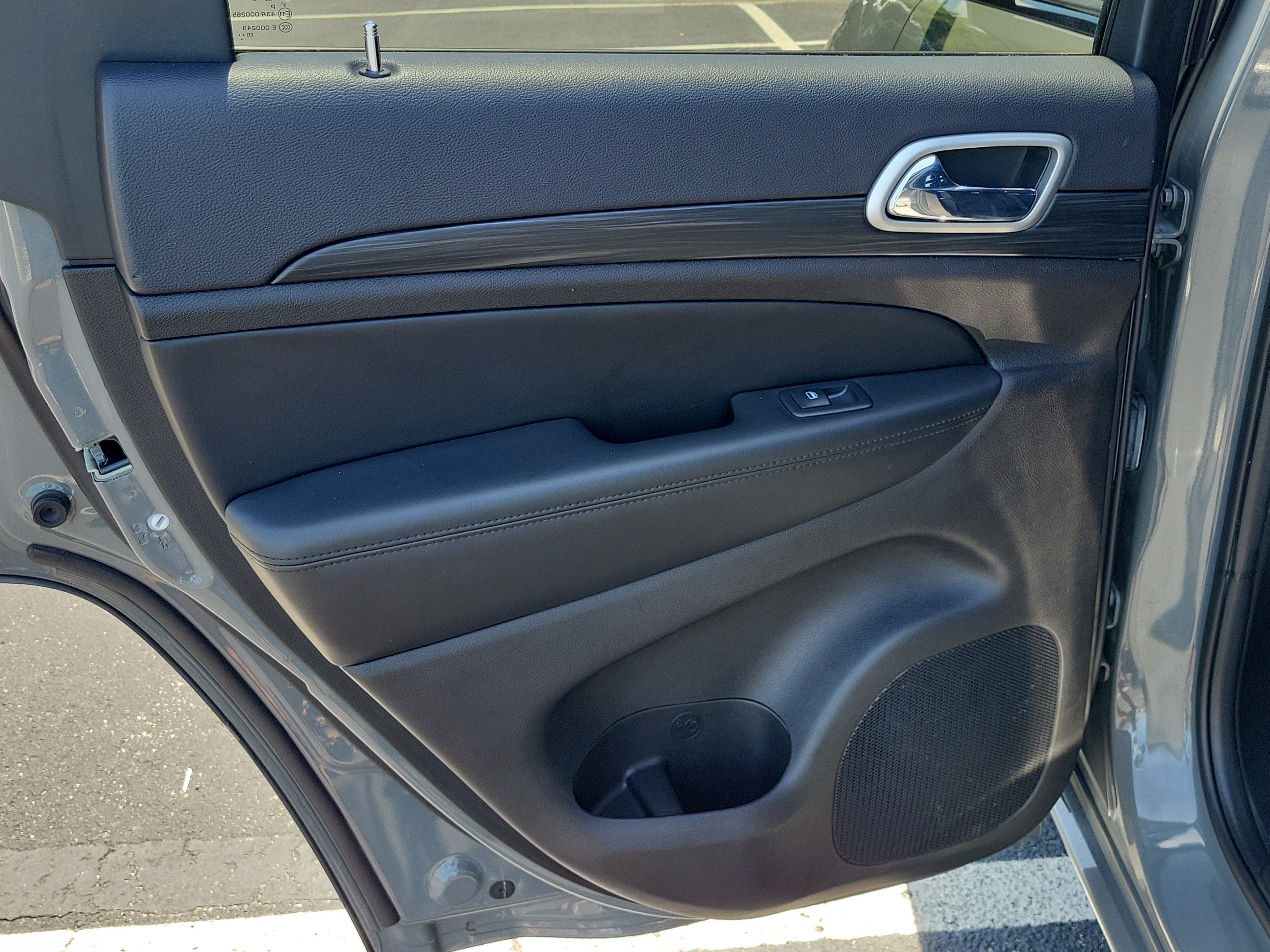 Used 2021 Sting-Gray Clearcoat Jeep Laredo X image 12