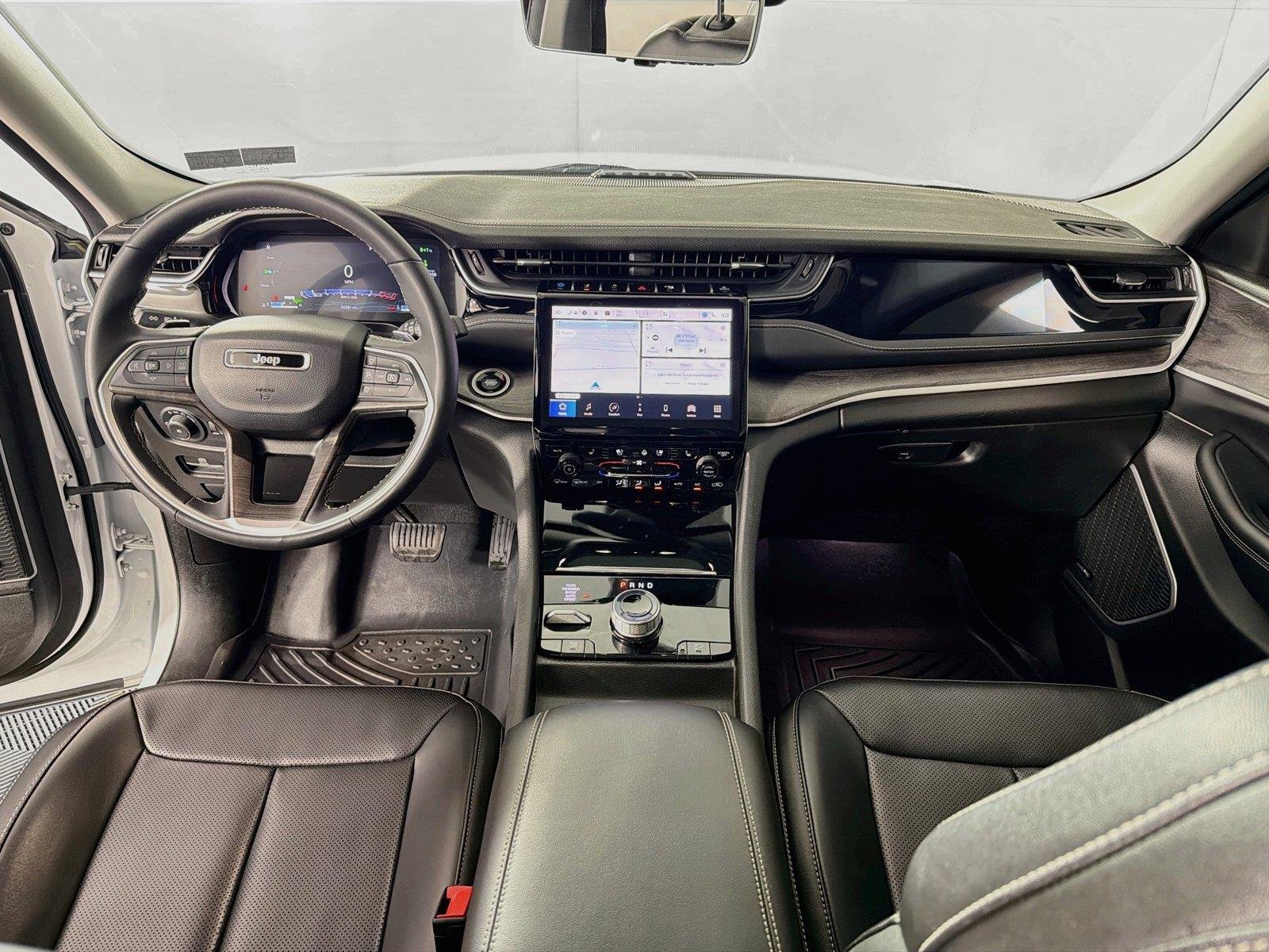 Used 2023  Jeep 30th Anniversary image 27