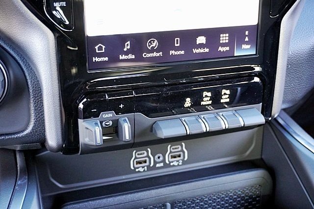 New 2026 Granite Crystal Metallic Clear-Coat Exterior Paint RAM Big Horn Sport Appearance Edition image 36