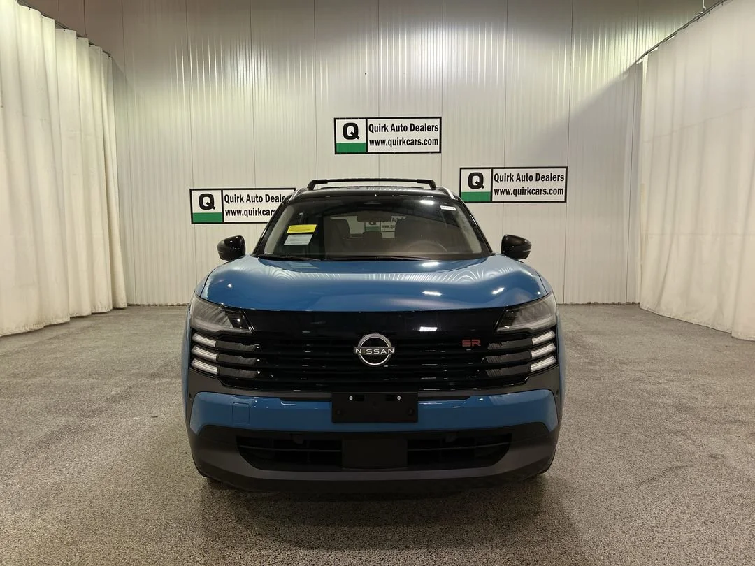 New 2026 Arctic Ice Blue Metallic / Super Black Two-tone Nissan SR image 2