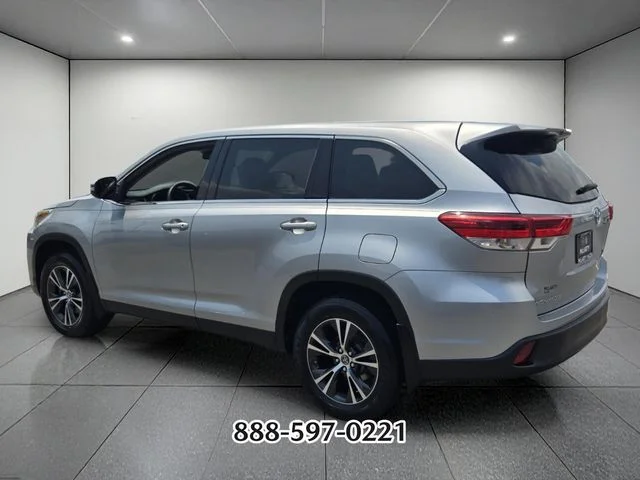 Used 2019 Silver Toyota LE image 3