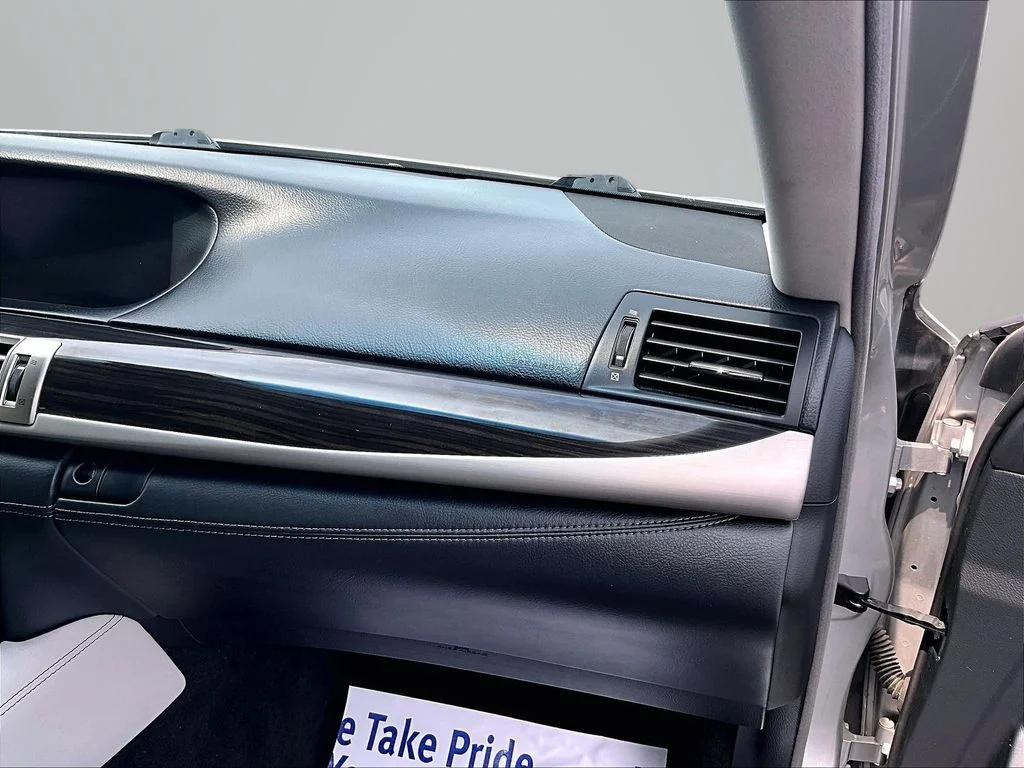 Used 2014 Silver Lexus 460 image 17
