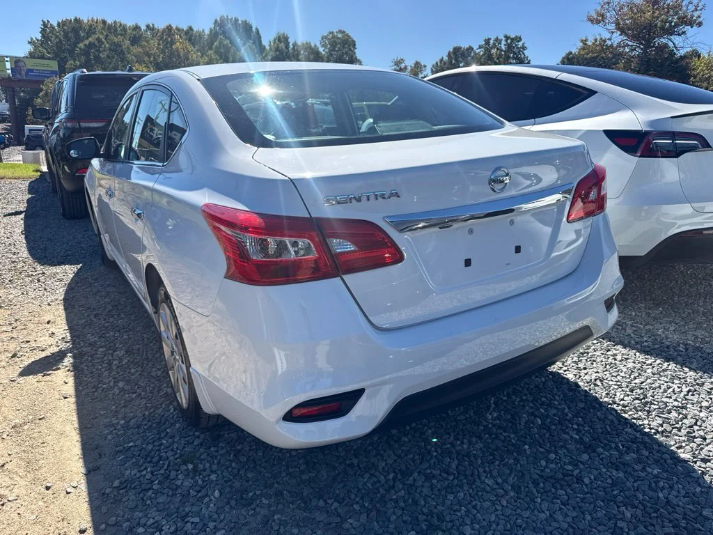 Used 2018 White Nissan S image 4