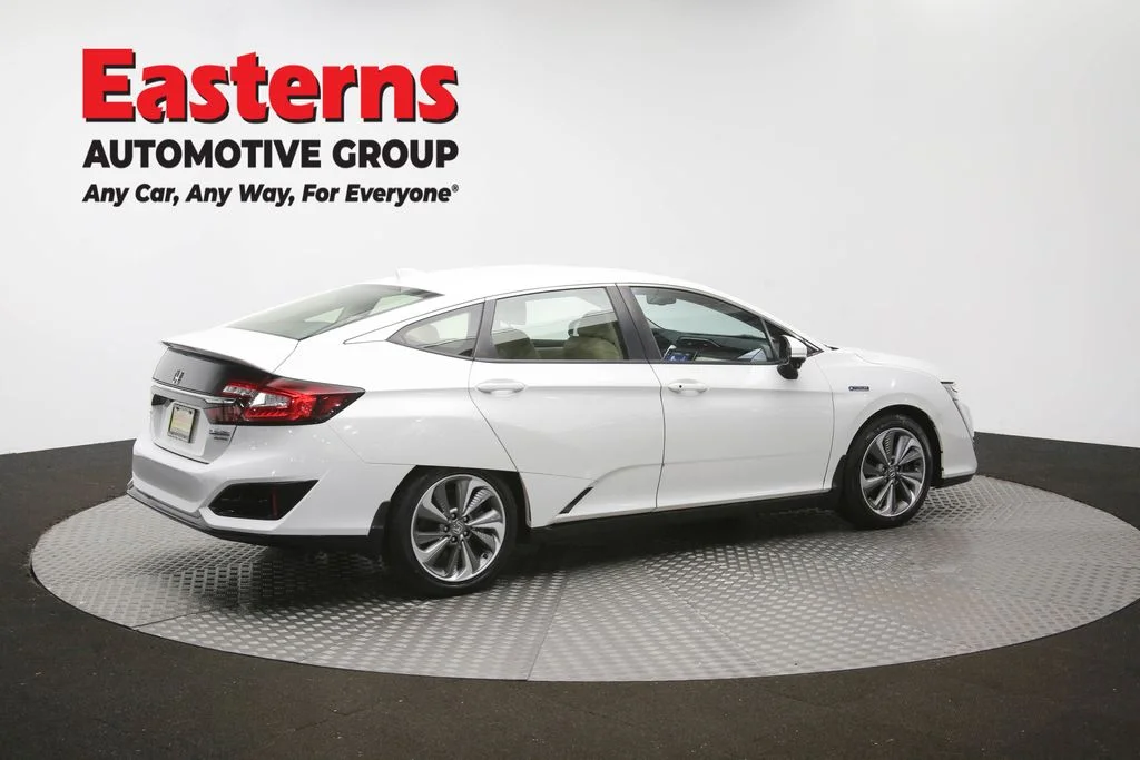 Used 2018 White Honda Touring image 40