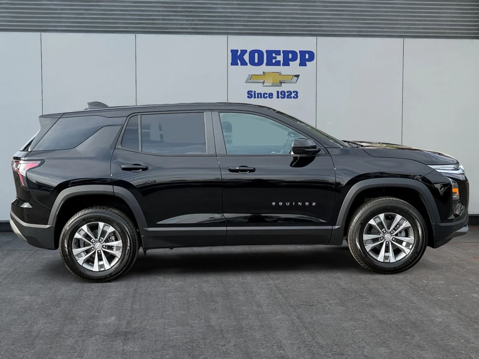 New 2027 Mosaic Black Metallic Chevrolet LT image 6
