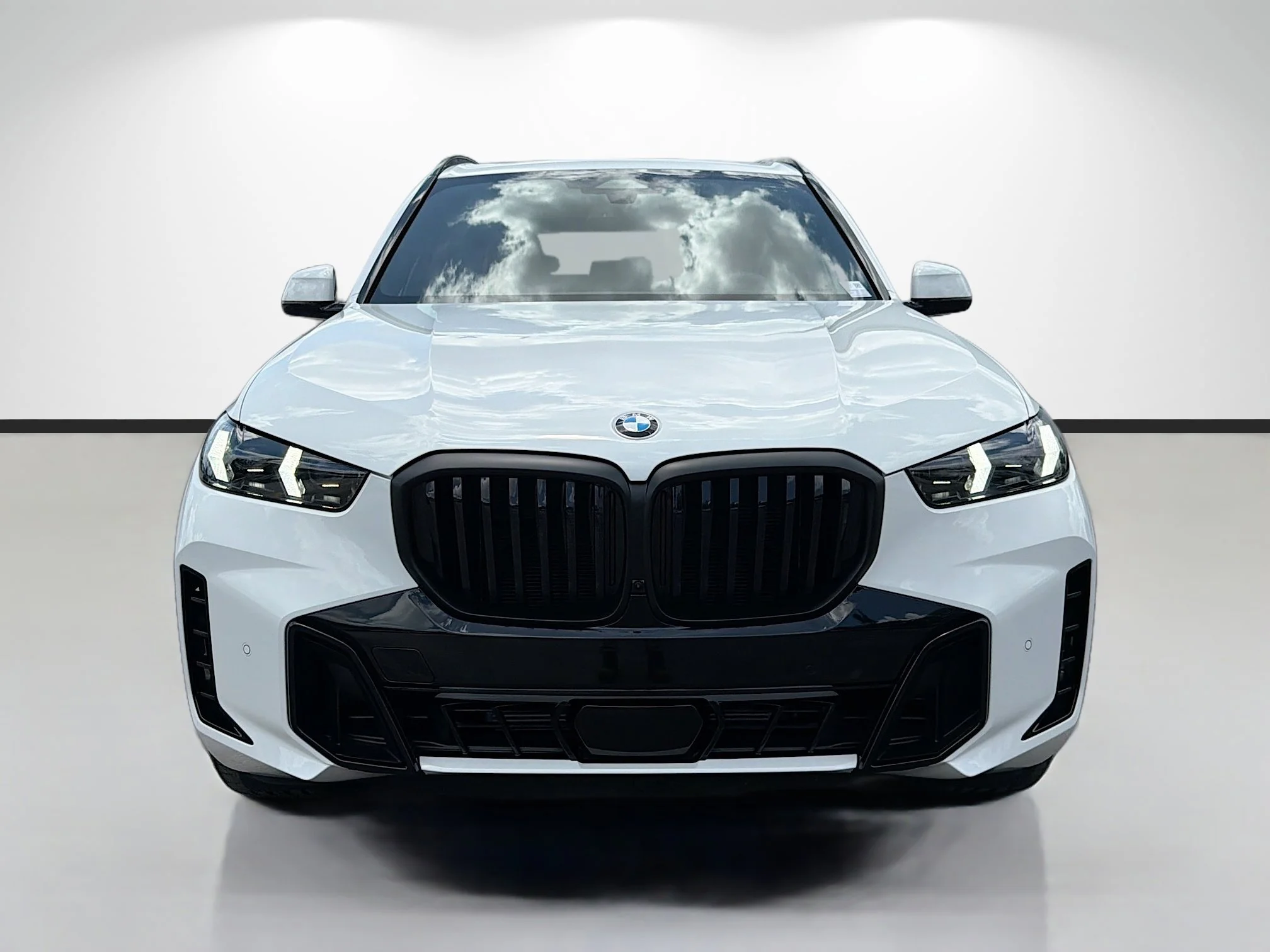 New 2026 Alpine White BMW sDrive40i image 8