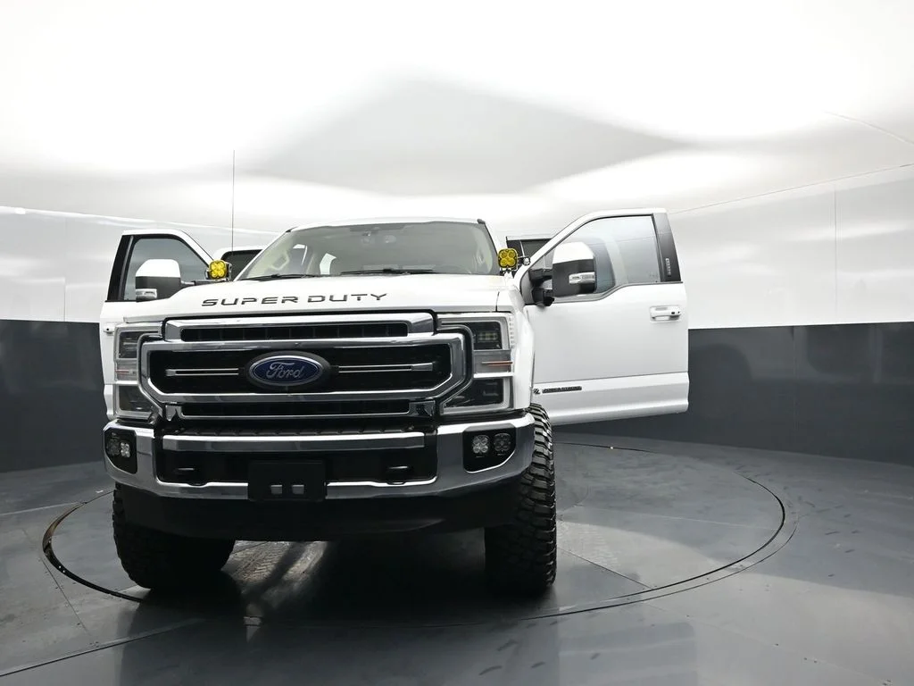 Used 2021 White Ford Lariat image 28