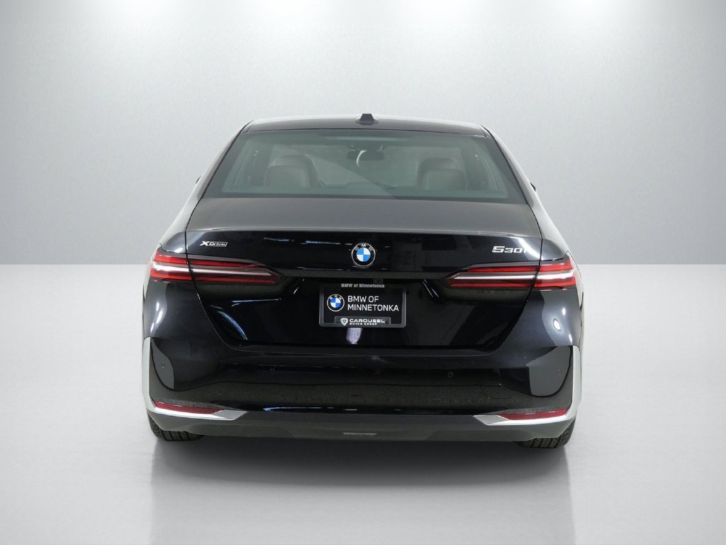 New 2027 Black Sapphire Metallic BMW 530i xDrive image 10