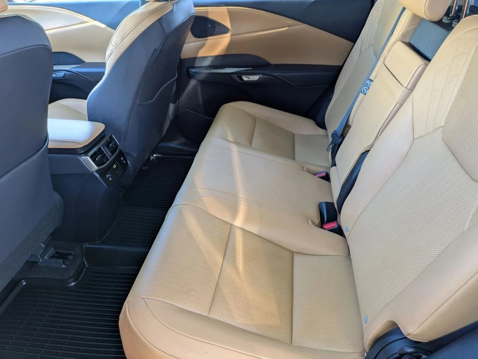 Certified Used 2025 Matador Red Mica Lexus PREMIUM image 18