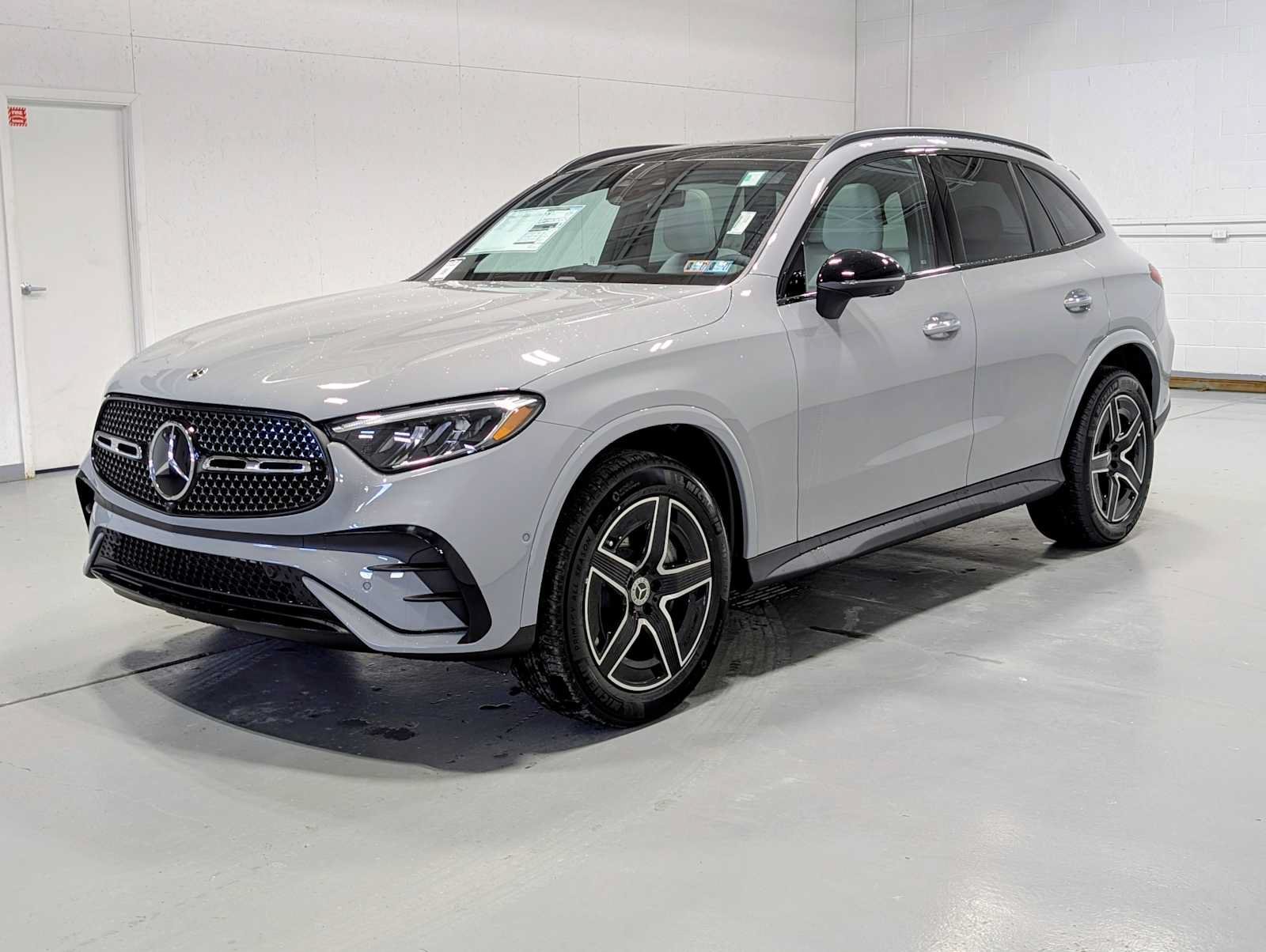 New 2026 MANUFAKTUR Alpine Grey Mercedes-Benz GLC 300 image 1