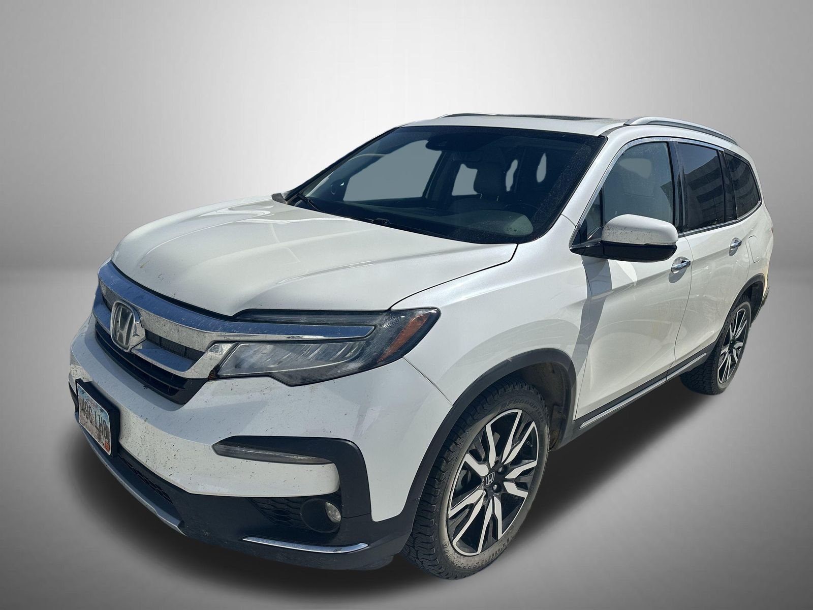 Used 2019 White Honda Touring image 1