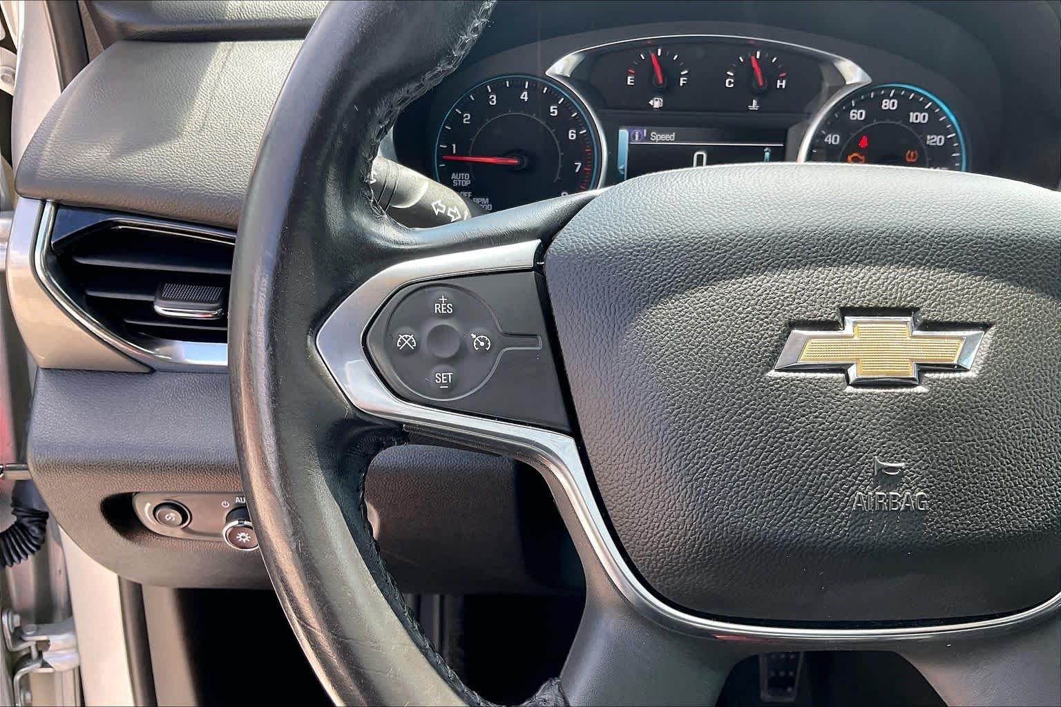 Used 2018 SILVER ICE METALLIC Chevrolet LT Cloth image 19