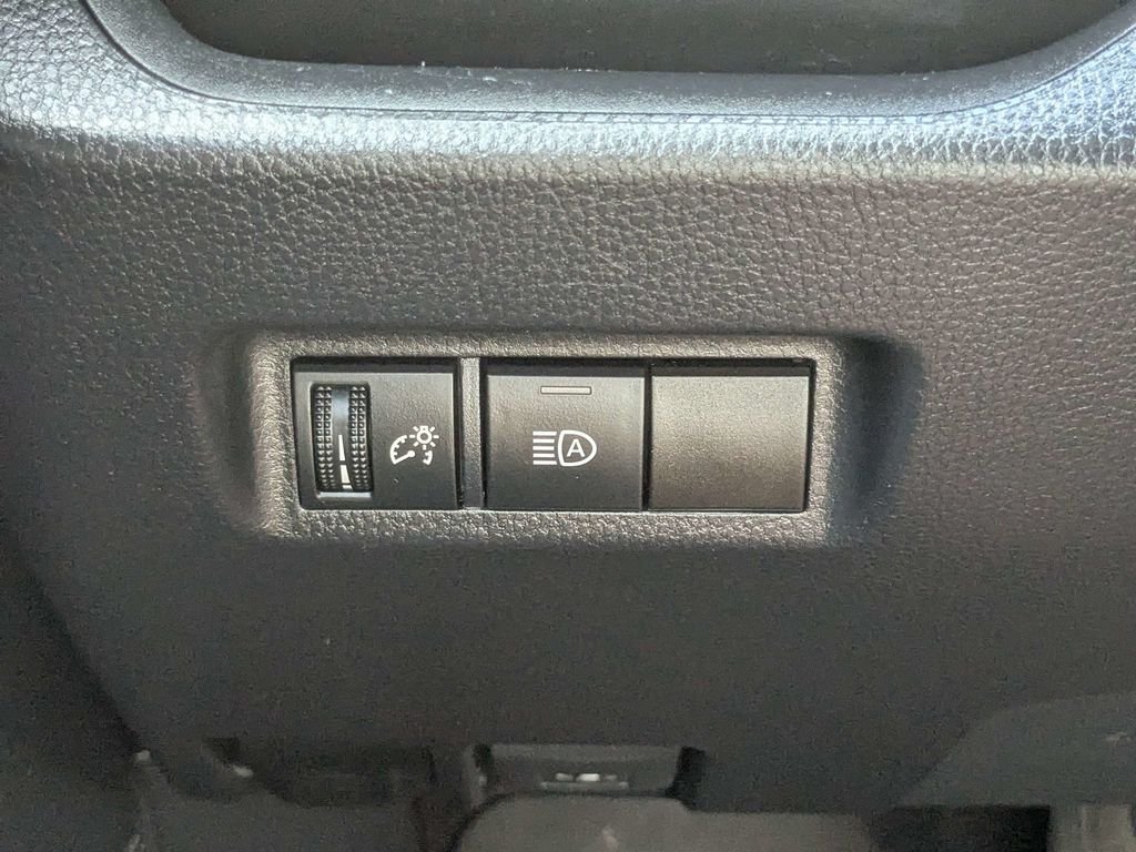 Used 2019 Green Toyota XLE image 31