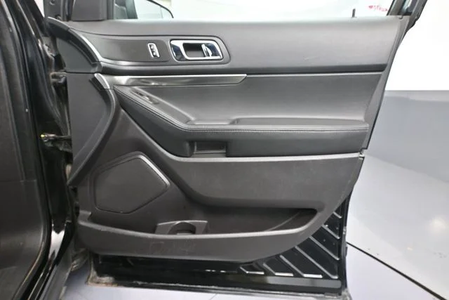 Used 2014 Black Ford Base image 36