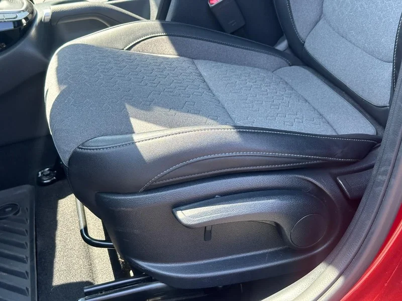 2024 Kia Seltos S - Photo 25