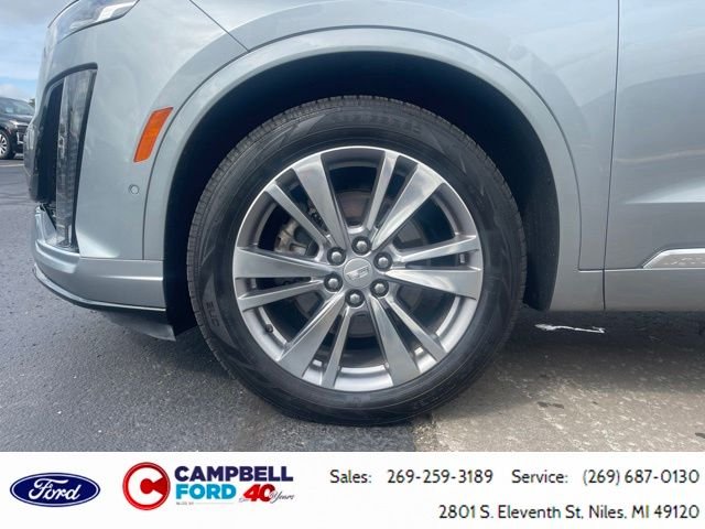 Used 2024 Silver Metallic Cadillac Premium Luxury image 9