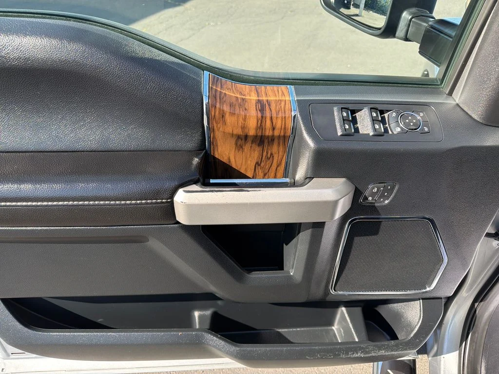 Used 2020 Silver Ford Lariat image 26