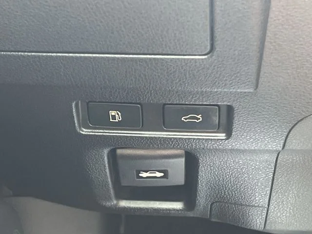 Used 2022 White Lexus 350 image 32