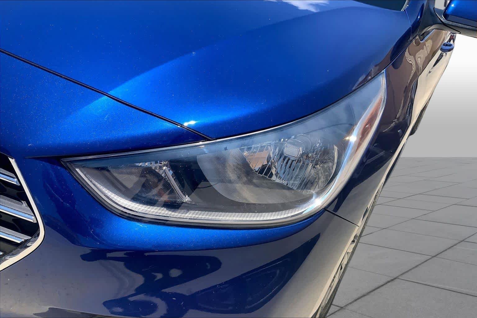 Used 2022 Admiral Blue Hyundai SE image 26