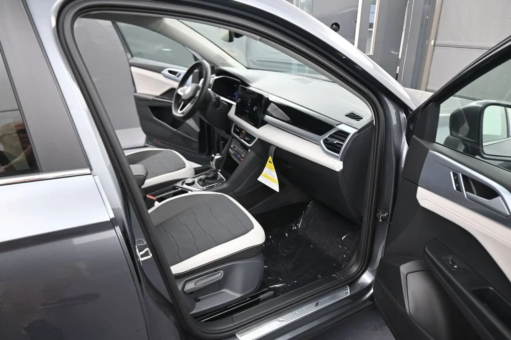 New 2026 Gray Volkswagen 1.5T SE image 45
