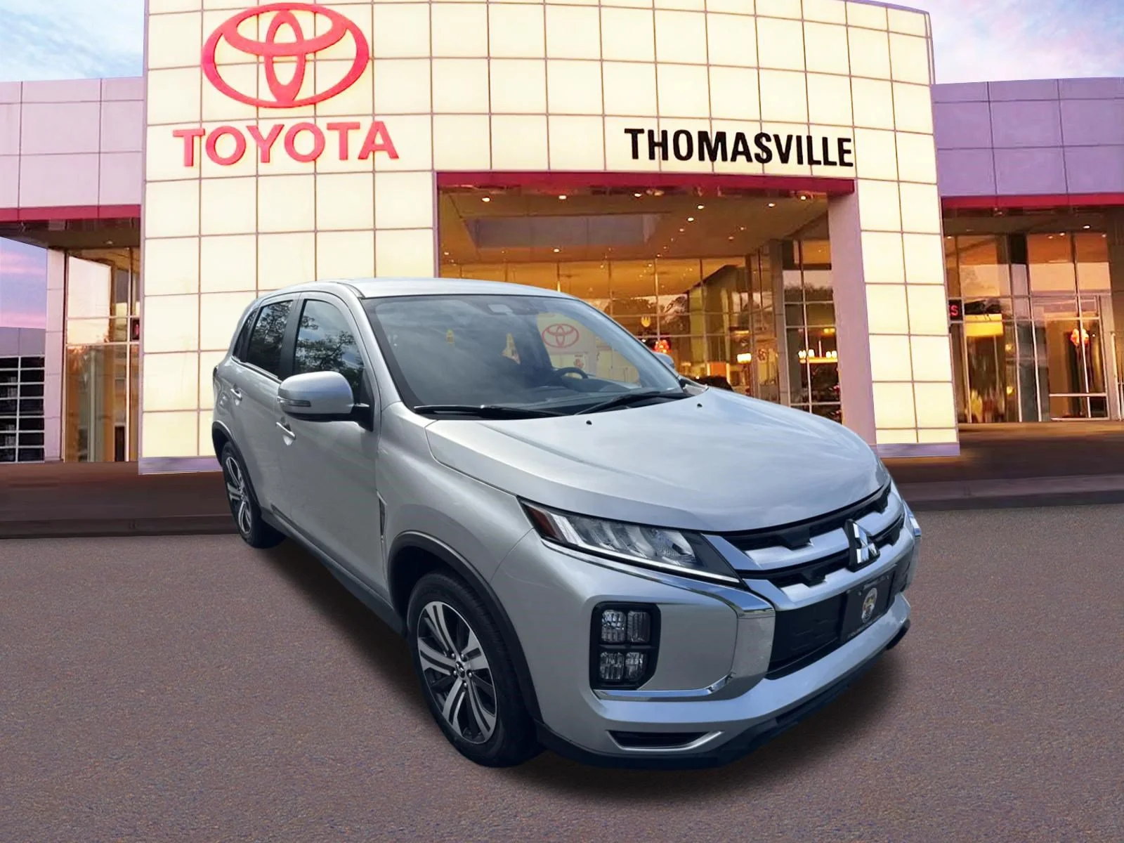 Used 2025  Mitsubishi 2.0 ES image 3