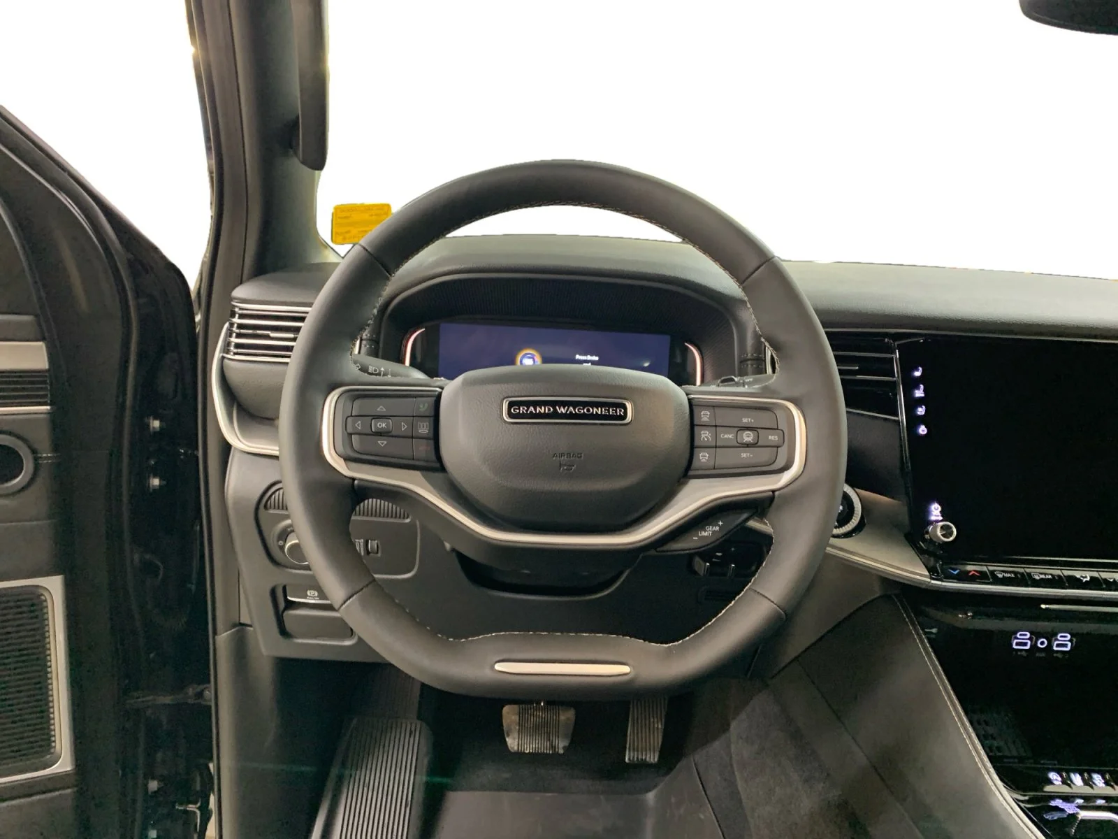 New 2026 Diamond Black Crystal Pearl Jeep Upland image 13