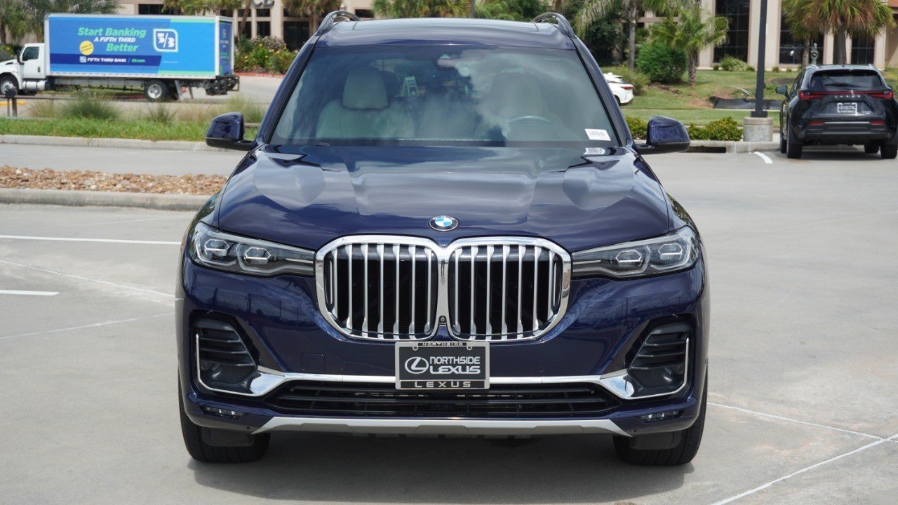 Used 2021 Blue BMW xDrive40i image 2