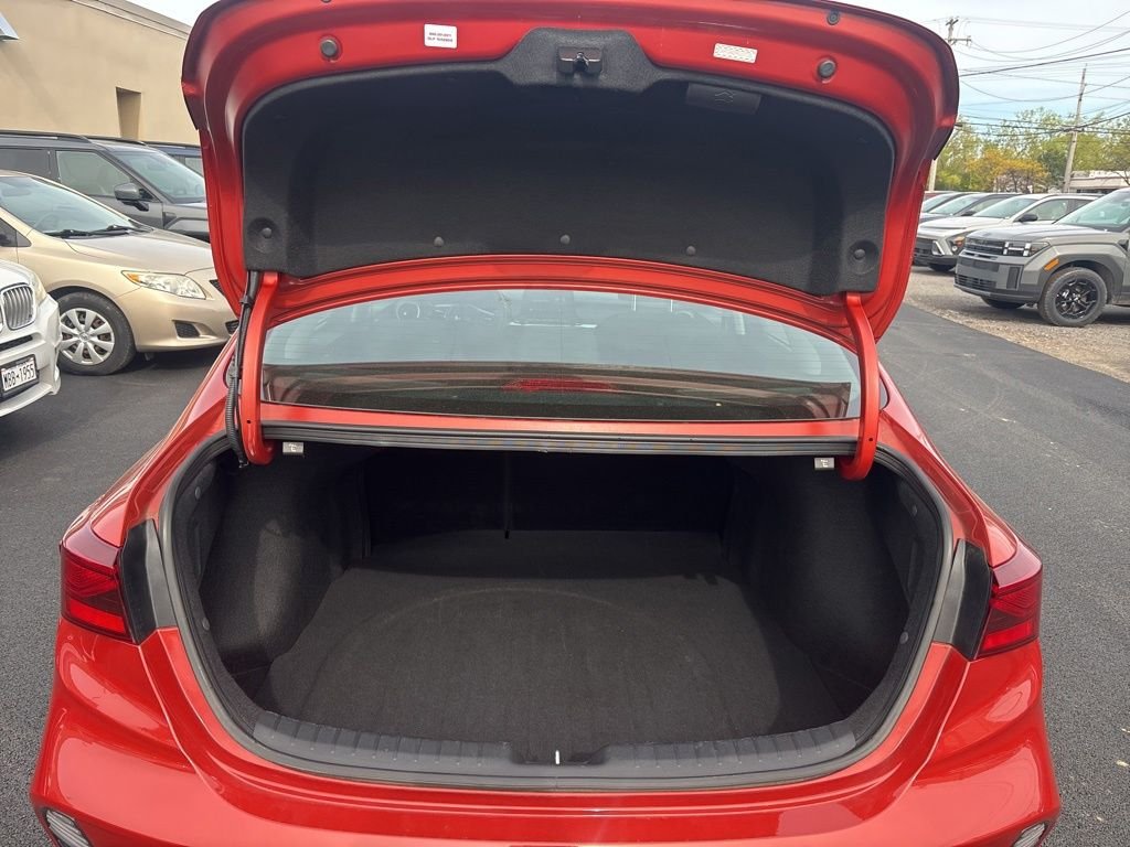 Used 2024 Red Kia LXS image 23