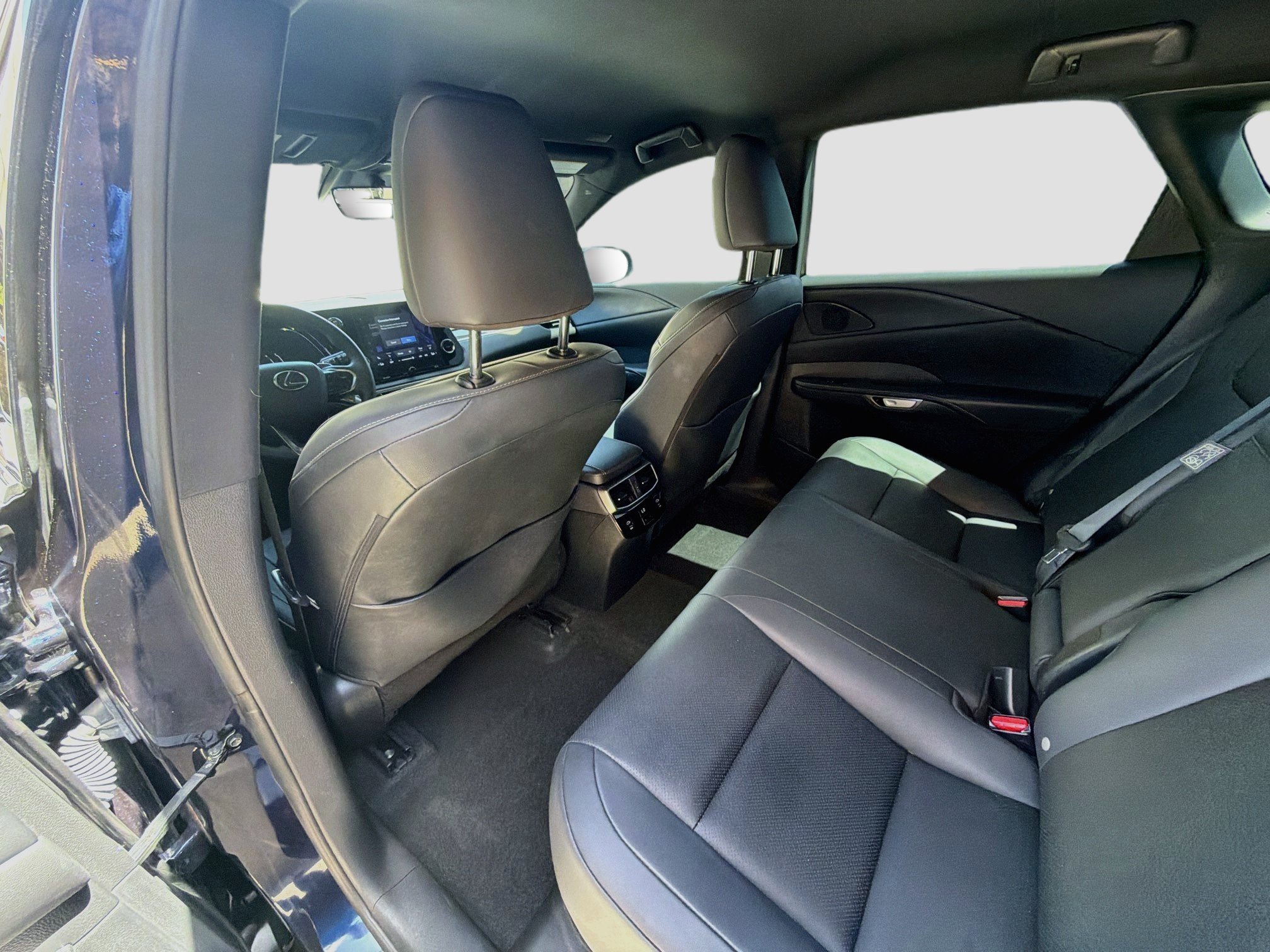 Used 2024 Mica Lexus RX 350 image 22