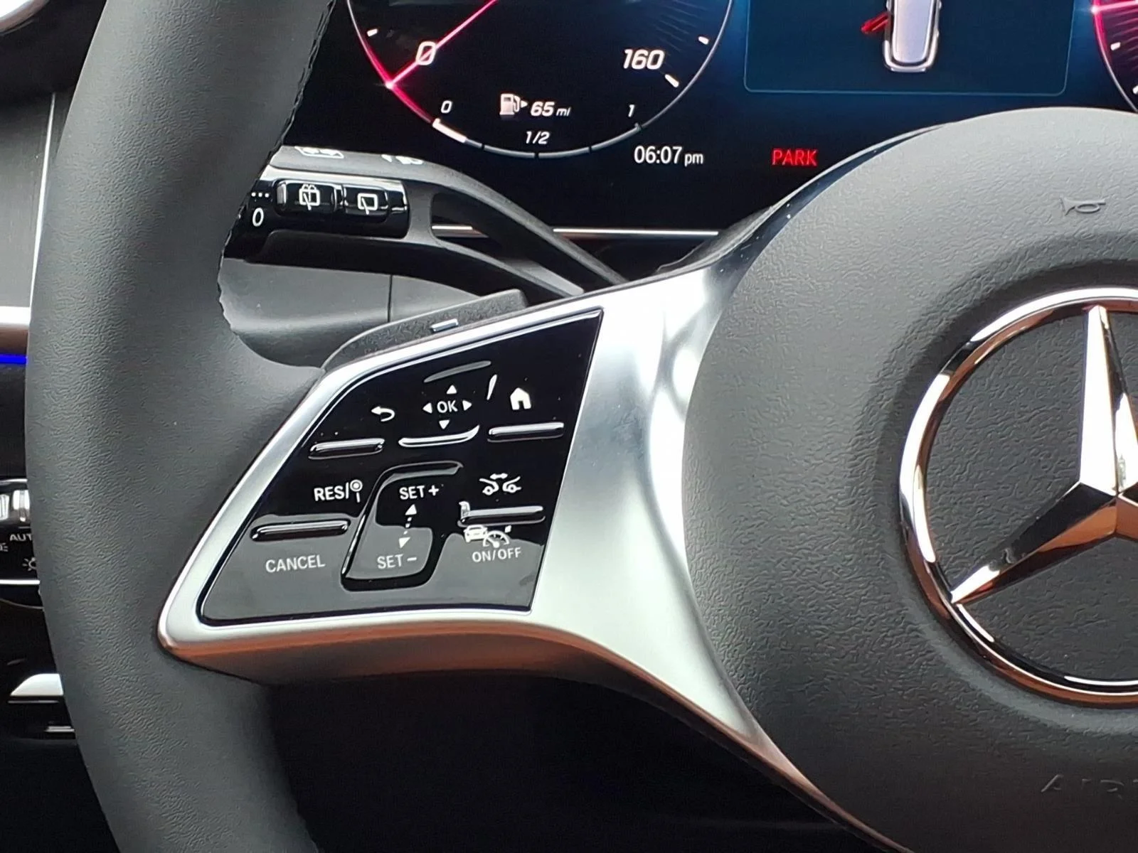 New 2026 WHITE Mercedes-Benz GLC 300 image 22