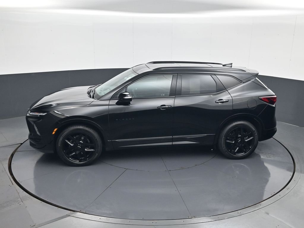 Used 2025 Black Chevrolet RS image 20