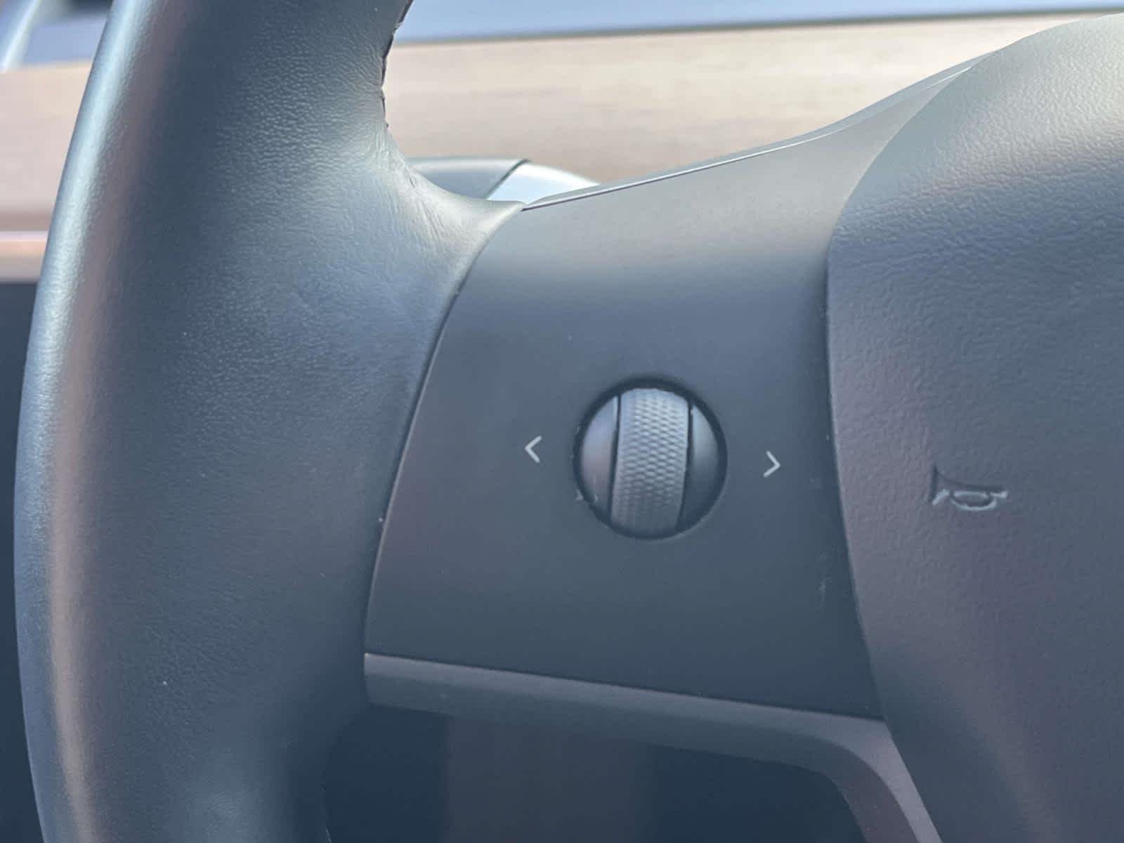Used 2018 Deep Blue Metallic Tesla Long Range Battery image 32