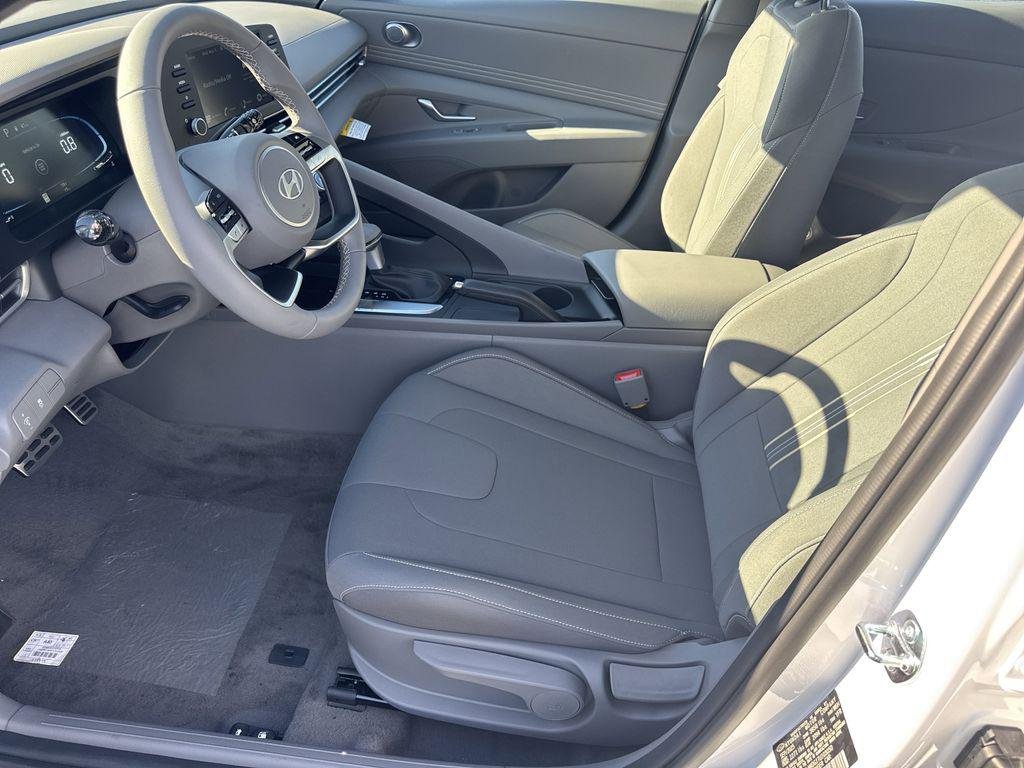 New 2026 White Hyundai SEL Sport image 9