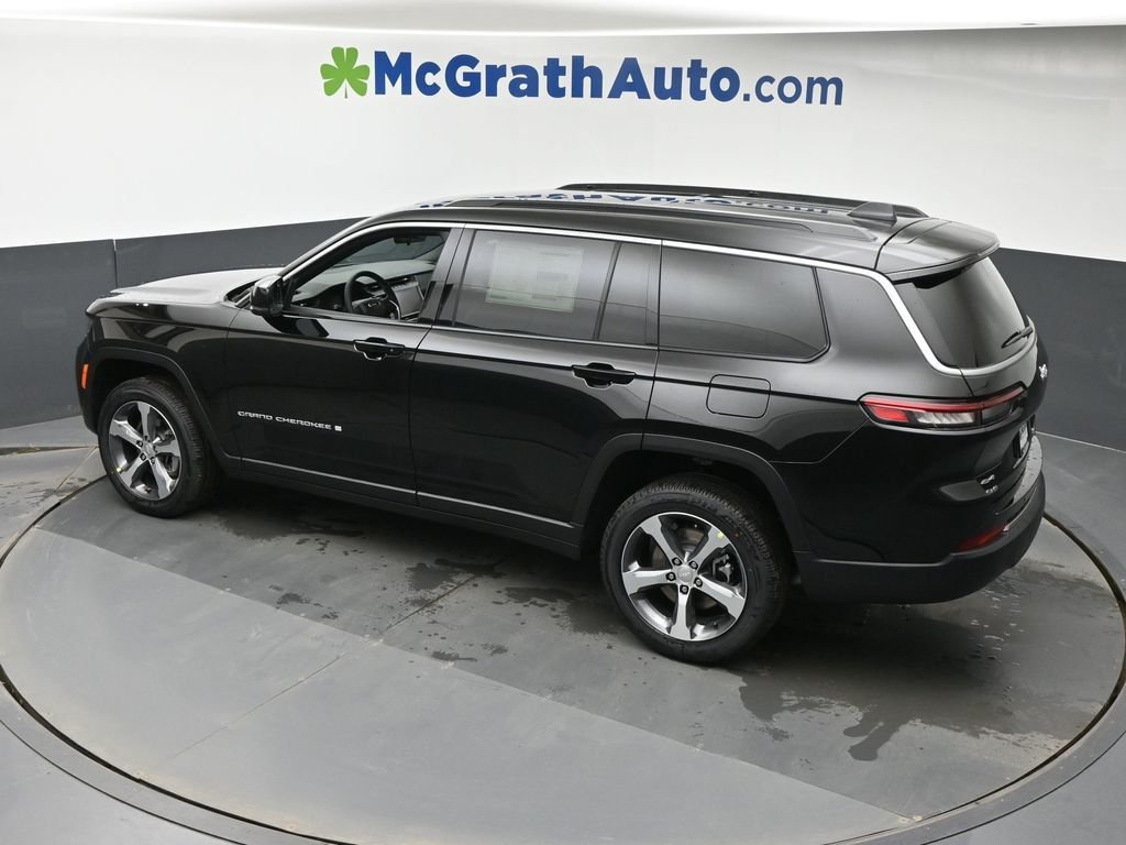 New 2026 Diamond Black Crystal Pearlcoat Jeep Limited image 26