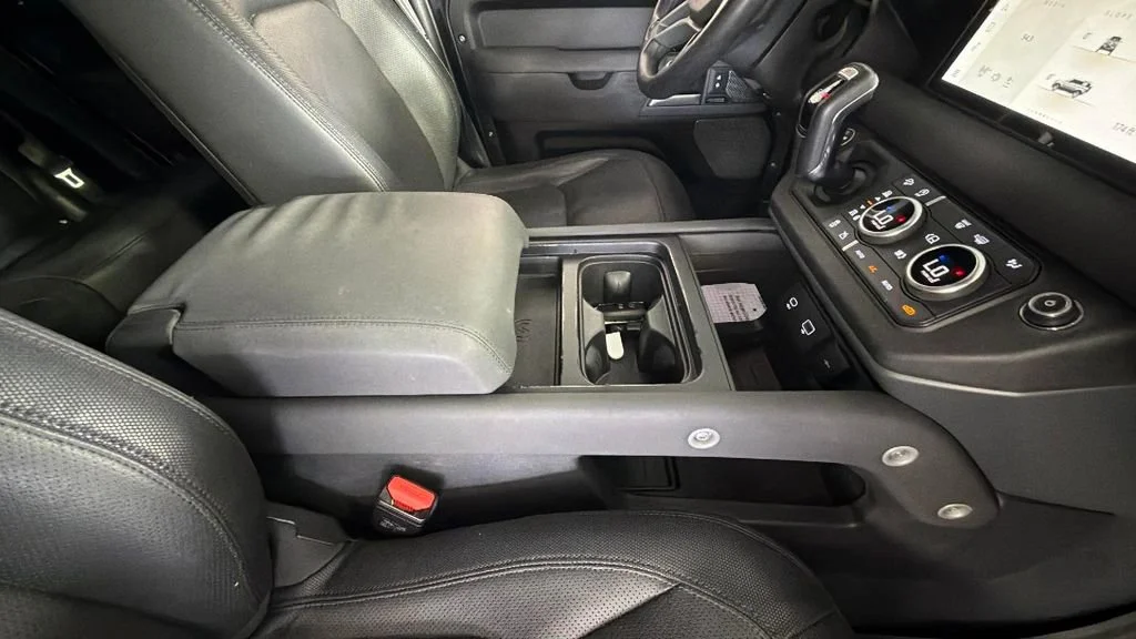 Used 2023 Gray Land Rover 110 X-Dynamic SE image 36