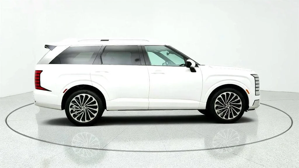 Used 2026 Creamy White Pearl Hyundai Calligraphy AWD image 4