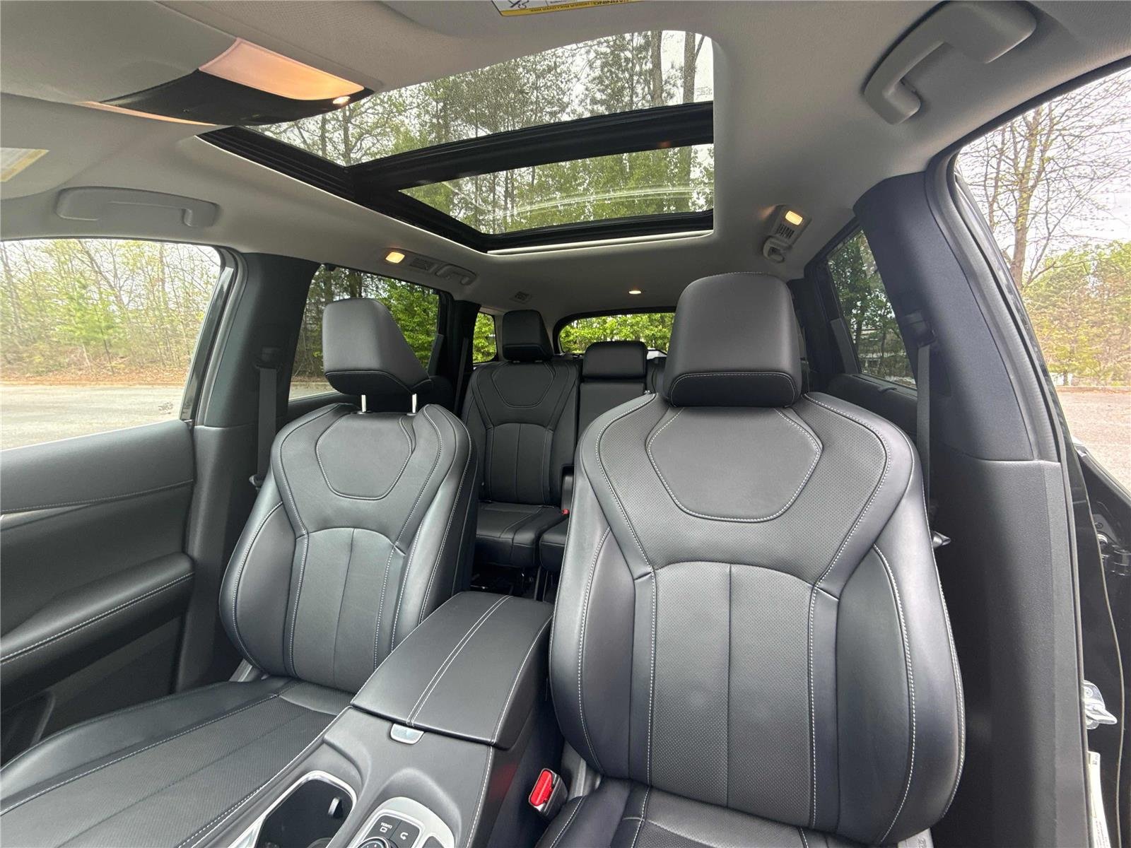 Used 2023 Mineral Black INFINITI LUXE image 25