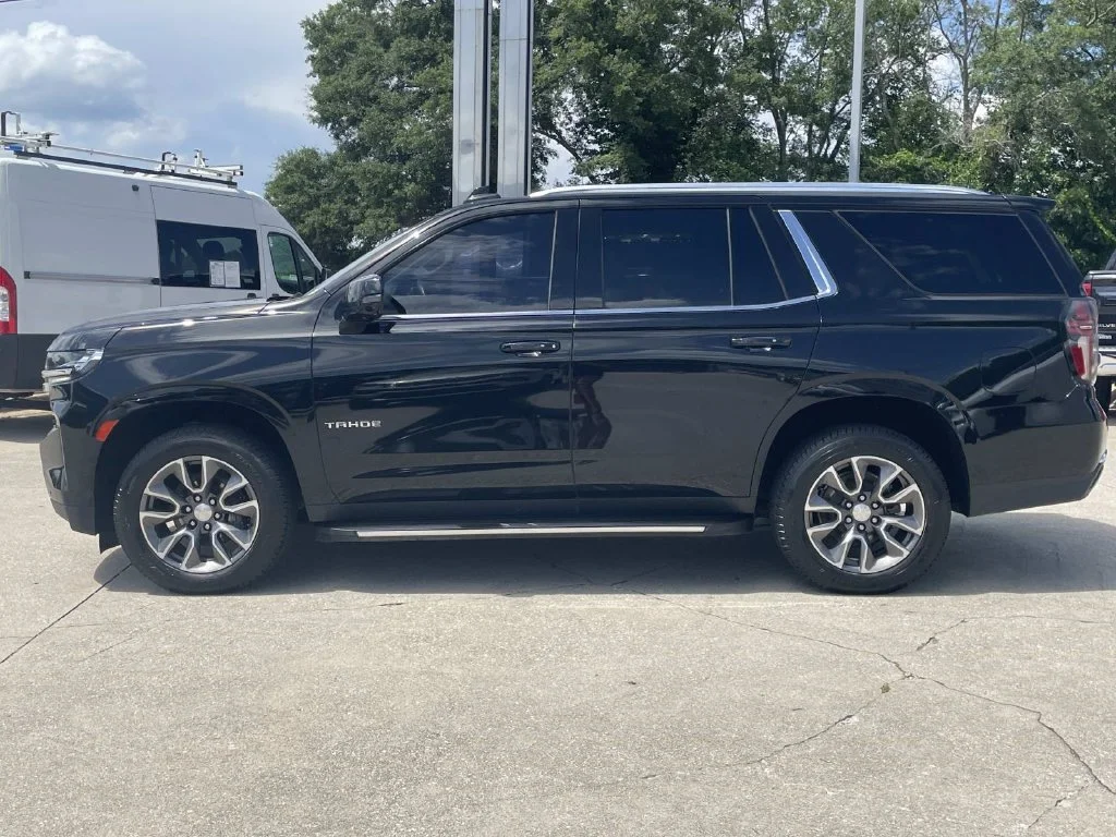 2022 Chevrolet Tahoe LT - Photo 2