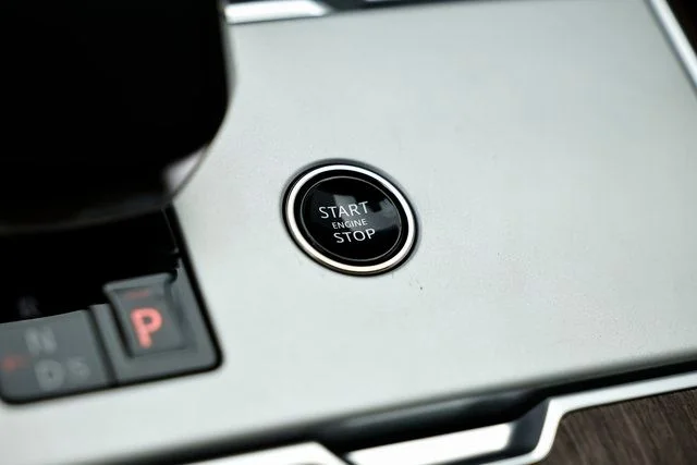 New 2026 Fuji White Land Rover SE image 48