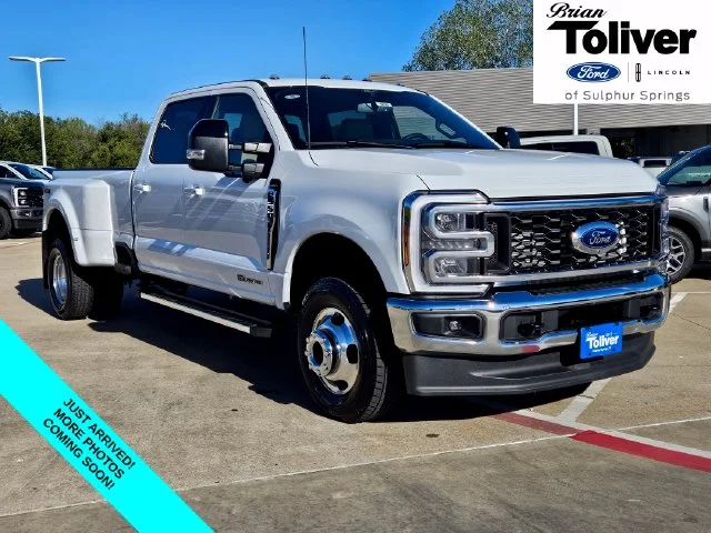 New 2026 Oxford White Ford F-350® Lariat® image 1