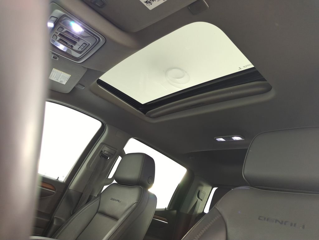 Used 2023 White GMC Denali image 26