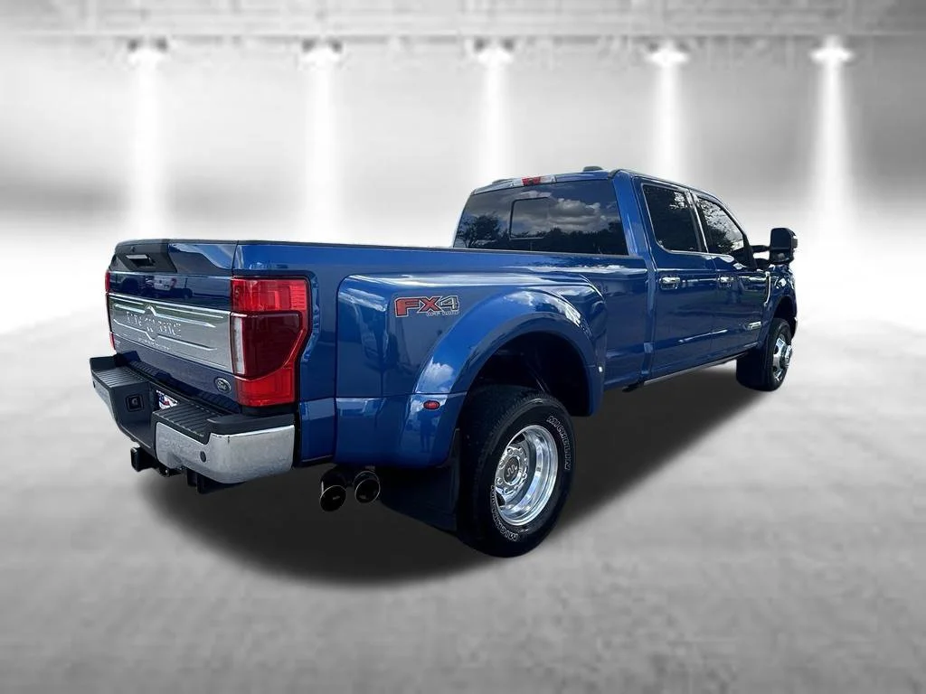 Used 2022 Blue Metallic Ford King Ranch image 4