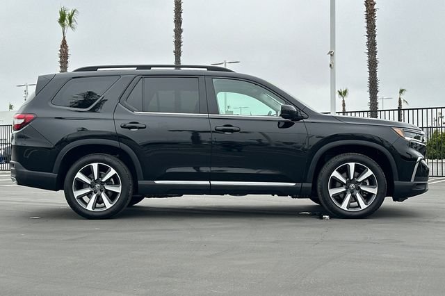 Used 2025 Black Honda Touring image 3