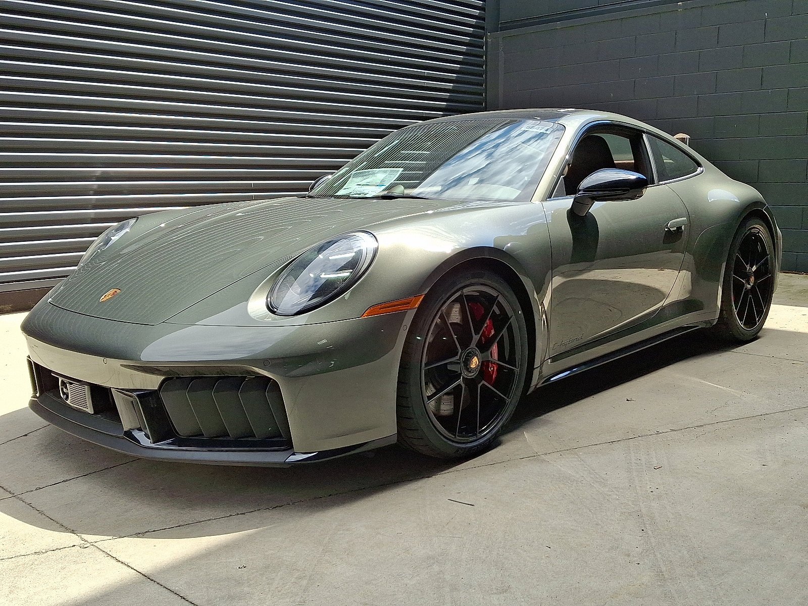 New 2026 Aventurine Green Metallic Porsche Carrera GTS image 1