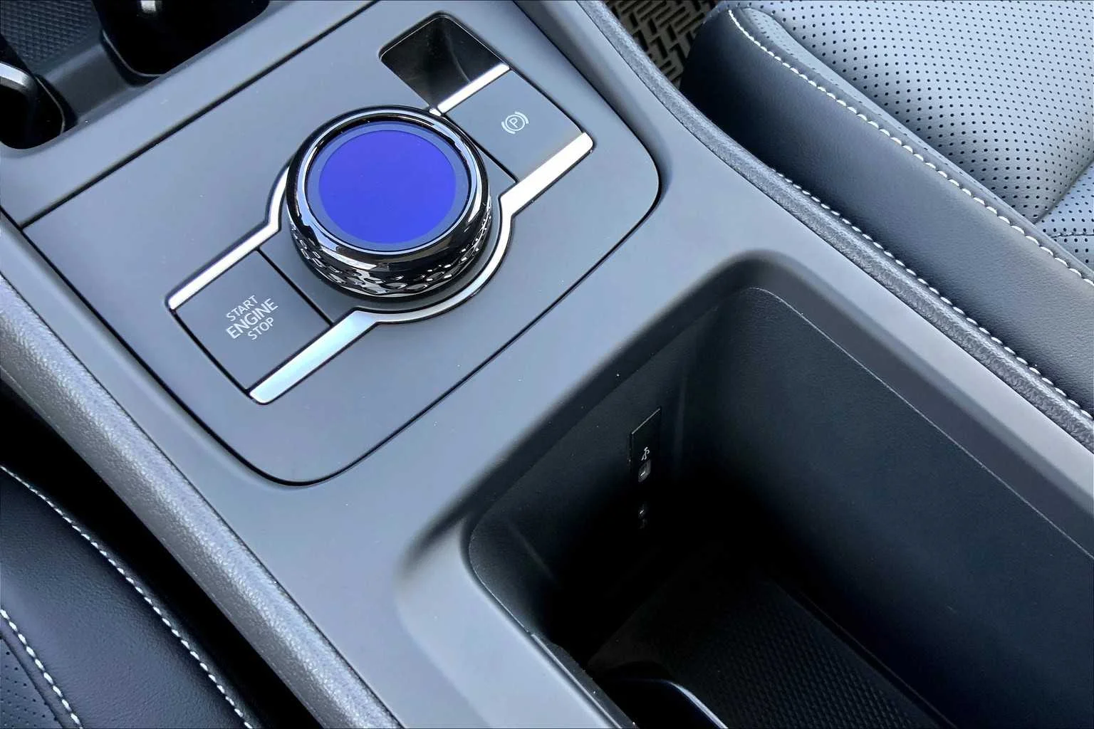 New 2025 Monterey Blue Pearl Volkswagen SE image 18